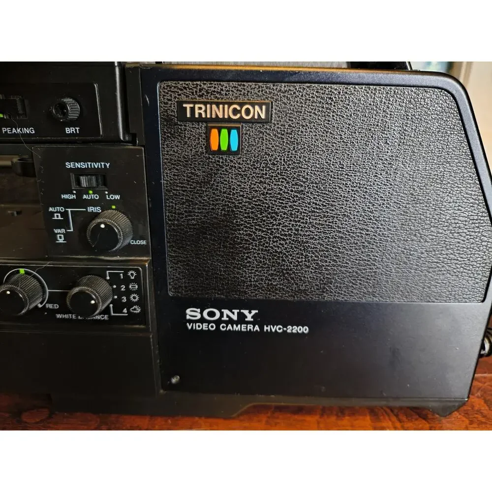 Vintage 1980 Sony HVC-2200 Trinicon Color Video Camera Bundle CMA-100 Case Works